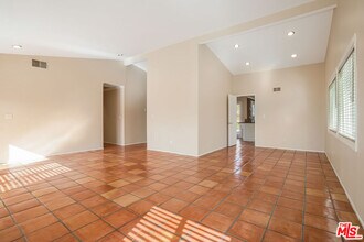 17141 Nevette Ct in Santa Clarita, CA - Building Photo - Building Photo