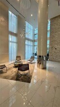 41 SE 5th St, Unit 1915 in Miami, FL - Building Photo - Building Photo