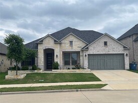 329 Magnolia St in Oak Point, TX - Building Photo