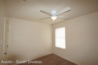 5305 Woodland Oaks Ct in Austin, TX - Building Photo - Building Photo