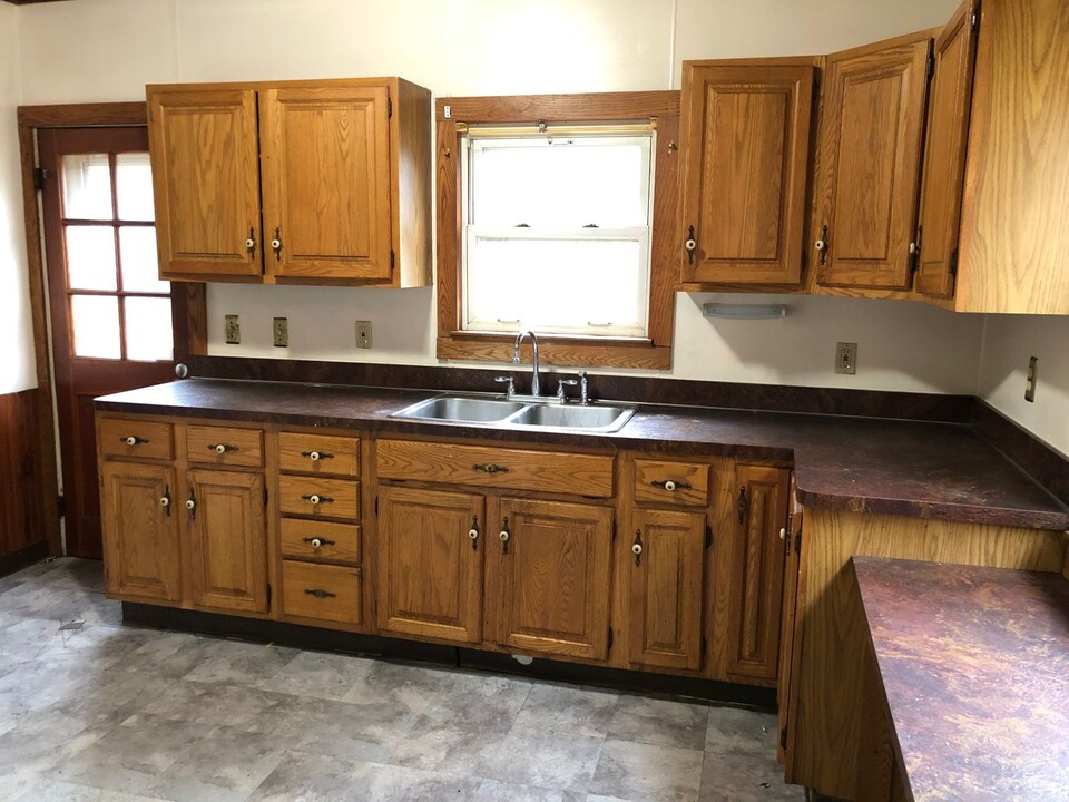 3364 W 100th St-Unit -Down in Cleveland, OH - Building Photo