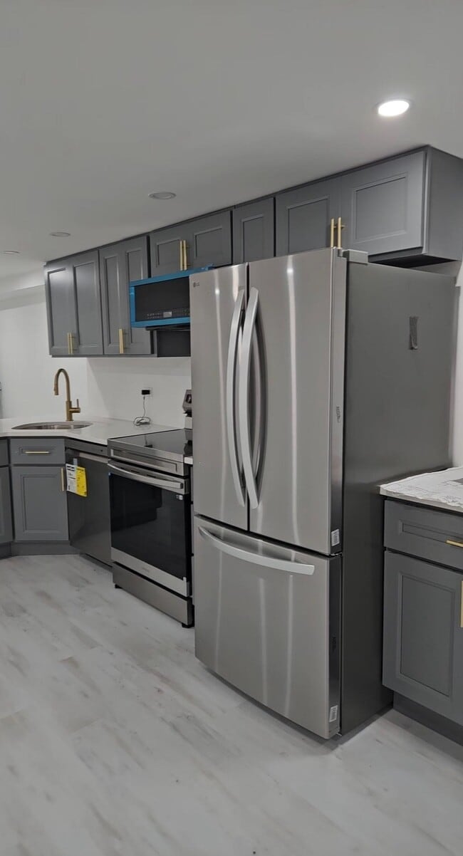 745 E 39th St, Unit 1