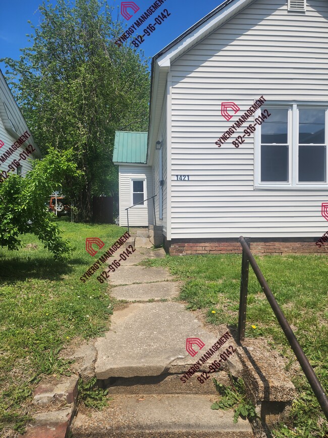 property at 1421 Clay St