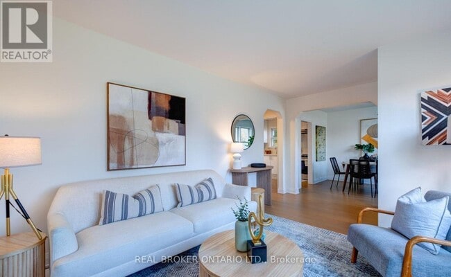 property at 40 Stamford Square N