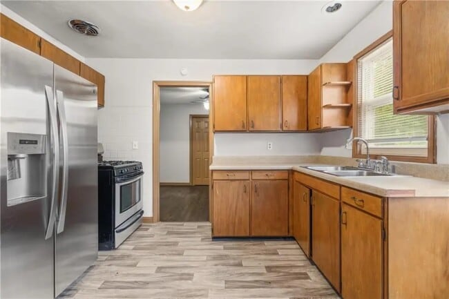 5910 Farley Ave in Raytown, MO - Building Photo - Building Photo