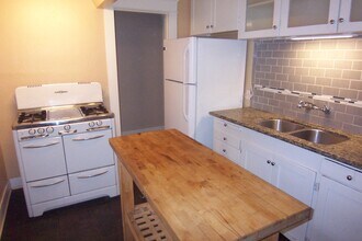 219 Redondo Ave, Unit C in Long Beach, CA - Foto de edificio - Building Photo