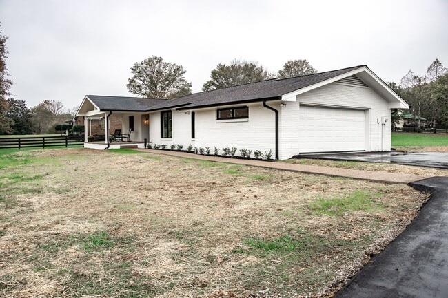 property at 4014 Old Hillsboro Rd