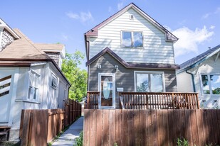 665 Rathgar Ave in Winnipeg, MB - Building Photo