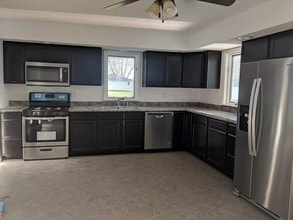 203 School St in Royal, IL - Building Photo - Building Photo