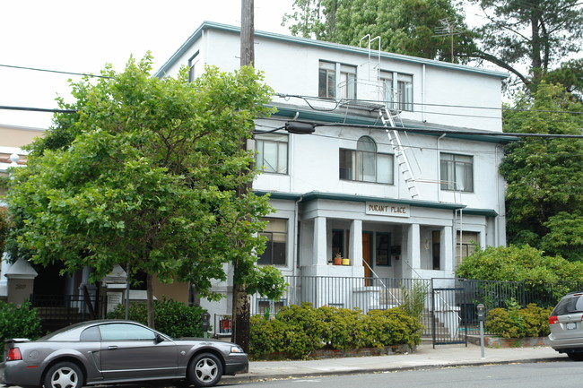 2605 Durant Ave in Berkeley, CA - Foto de edificio - Building Photo