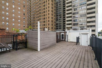 1955 Locust St in Philadelphia, PA - Building Photo - Building Photo