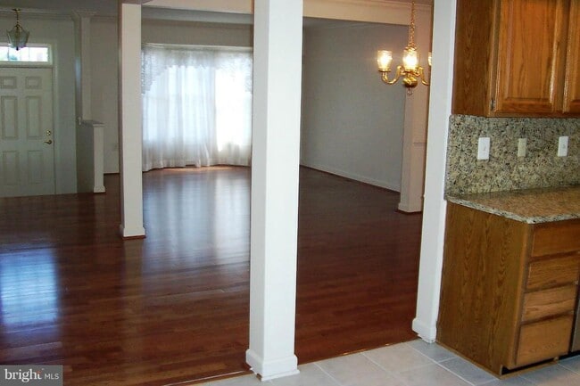 6310 Gun Cap Ct in Centreville, VA - Building Photo - Building Photo
