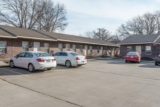 203-215 W Atkison Ave in Butler, MO - Building Photo - Building Photo