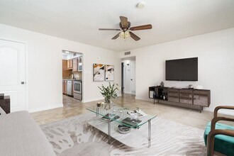 7802 E Heatherbrae Ave in Scottsdale, AZ - Building Photo - Building Photo