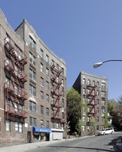 135 W 238th St in Bronx, NY - Foto de edificio - Building Photo