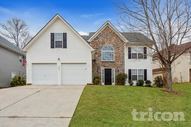 5005 Eagle Creek Dr, Unit 02-105 in Charlotte, NC - Foto de edificio - Building Photo