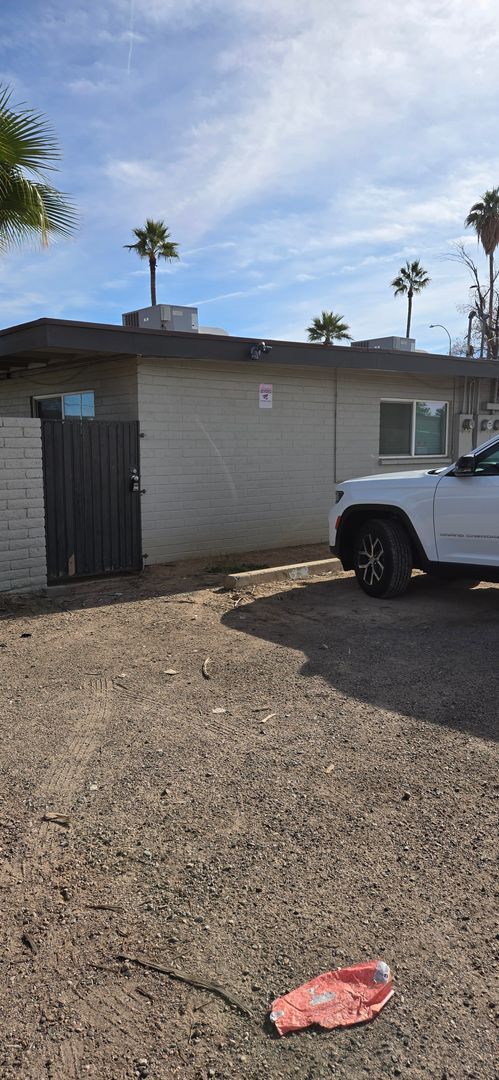 1100 N California St in Chandler, AZ - Building Photo - Building Photo