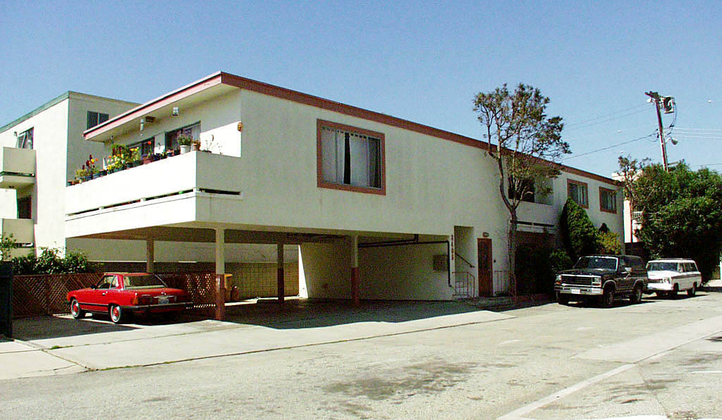 118 Catamaran St in Los Angeles, CA - Building Photo