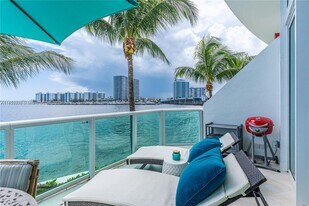 2000 Bay Dr in Miami Beach, FL - Building Photo