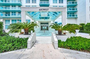 650 West Ave, Unit 3008 in Miami Beach, FL - Building Photo