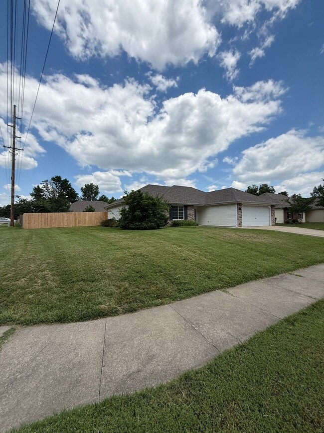 701 Manhattan Dr in Columbia, MO - Building Photo - Building Photo