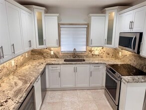 814 Capri St in Coral Gables, FL - Building Photo - Building Photo