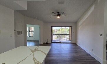 4002 Crockers Lake Blvd, Unit #123 in Sarasota, FL - Building Photo - Building Photo