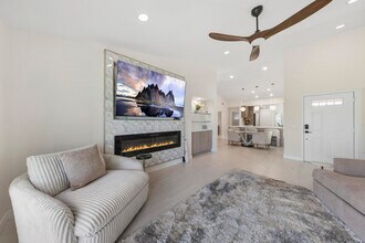 269 Vista Royale Cir W in Palm Desert, CA - Building Photo - Building Photo