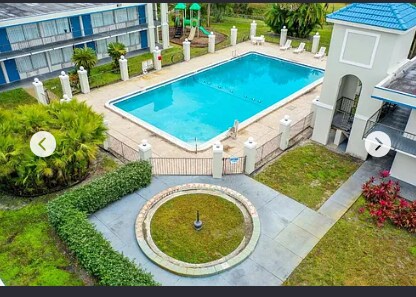 4645 N Socrum Loop Rd in Lakeland, FL - Foto de edificio