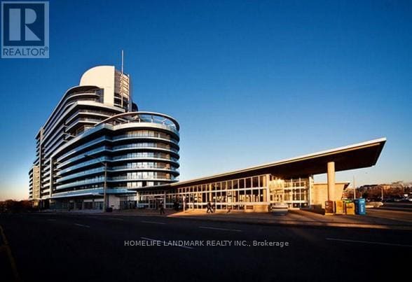 property at 2885 Bayview Ave