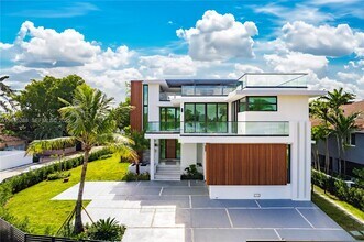 1248 NE 89th St in Miami, FL - Building Photo - Building Photo