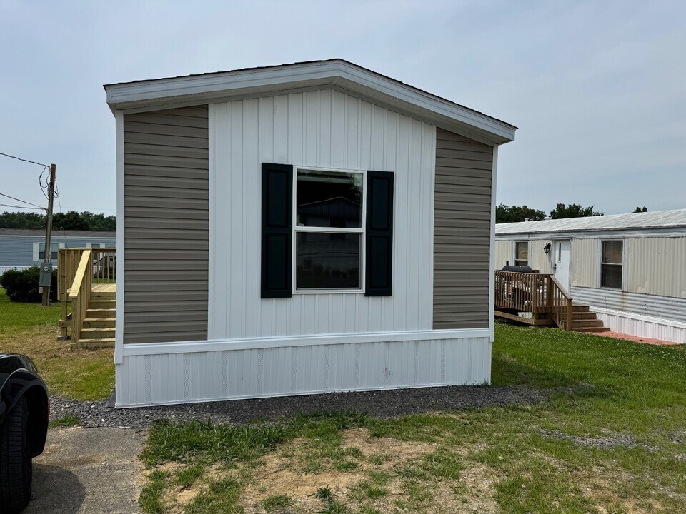 569 Travis Wy in Newport, TN - Building Photo