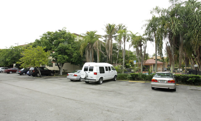 Sunpointe Apartments in Miami, FL - Building Photo - Other