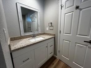 130 N Washington St in Lodi, CA - Building Photo - Building Photo