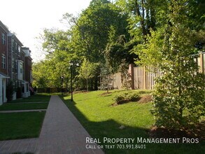 4300 Edosomwan Ln in Fairfax, VA - Building Photo - Building Photo