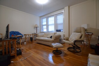 2005 Commonwealth Ave, Unit 2 in Boston, MA - Building Photo - Building Photo