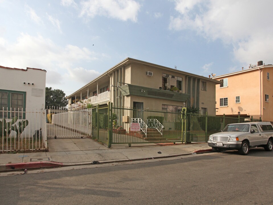 1153 Lillian Way in Los Angeles, CA - Building Photo