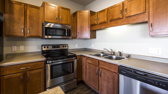 River Ridge Apartment Homes in Bismarck, ND - Building Photo - Building Photo