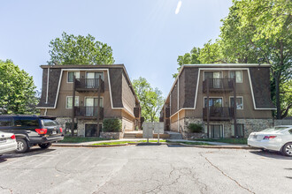 Bryant Place Apartments in Independence, MO - Building Photo - Building Photo