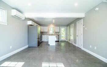 3 Heritage Ln in Kennebunk, ME - Building Photo - Building Photo