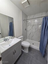 5576 W Rochelle Ave., Unit 11A in Las Vegas, NV - Building Photo - Building Photo