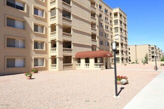 7950 E Camelback Rd, Unit 402 in Scottsdale, AZ - Building Photo - Building Photo