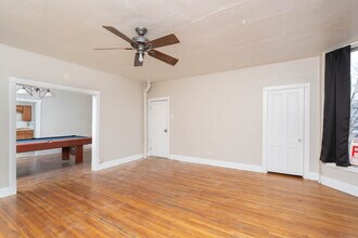 2020 College St in Cedar Falls, IA - Building Photo - Building Photo