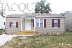 1426 E Livingston St in Springfield, MO - Building Photo