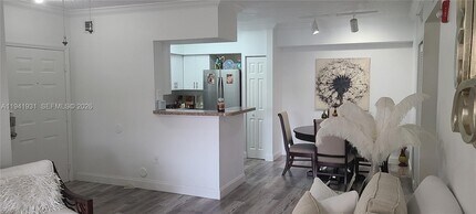 220 SW 116th Ave, Unit 103 in Pembroke Pines, FL - Building Photo - Building Photo
