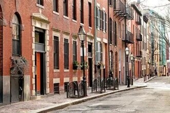 87 Myrtle St, Unit 3 in Boston, MA - Building Photo - Building Photo
