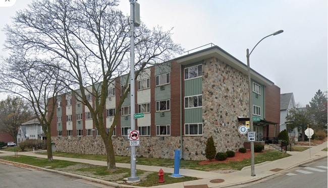 Maryland Arms Apartments in Milwaukee, WI - Foto de edificio - Building Photo