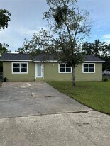 2549 Olive Ave in Lake Wales, FL - Building Photo