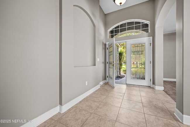 932 Gallier Pl in Jacksonville, FL - Foto de edificio - Building Photo