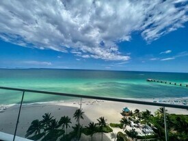 16901 Collins Ave, Unit 1104 in Sunny Isles Beach, FL - Building Photo